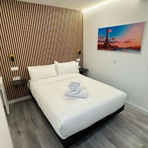 Kamer met een Queen Size Bed